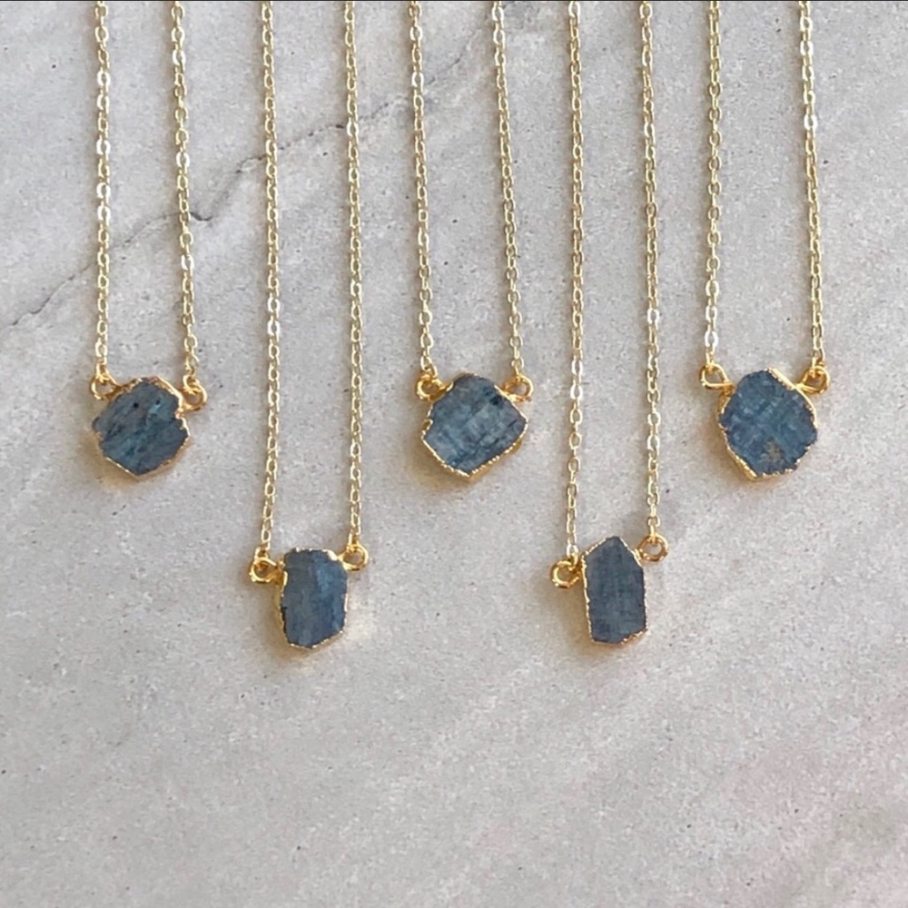 Dainty Raw Sulemani Gemstone Necklace - Picture 2 of 5